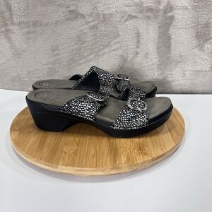 Dansko Womens Sz 11-11.5 Sophie Black White Dots Chunky Buckle Slip On Sandals